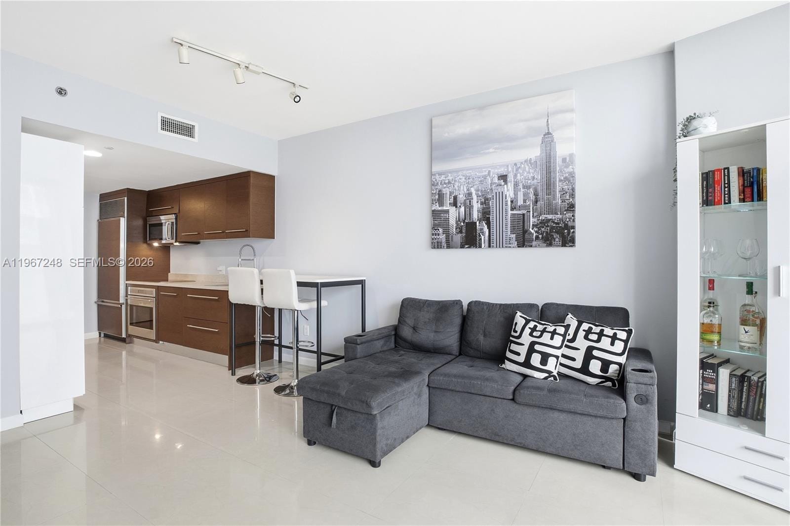 495 Brickell Avenue 1608 — photo 4