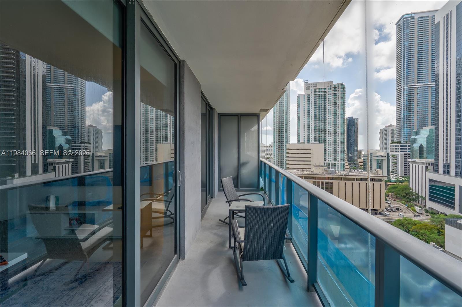 45 SW 9th Street 1405, Miami, FL 33130 photo 17