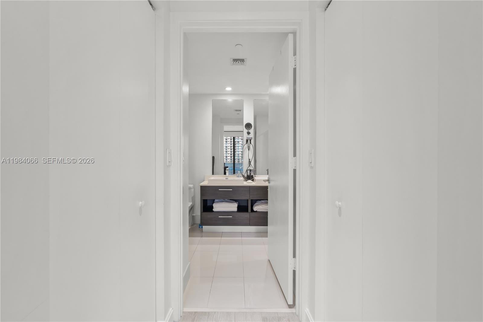 45 SW 9th Street 1405, Miami, FL 33130 photo 22