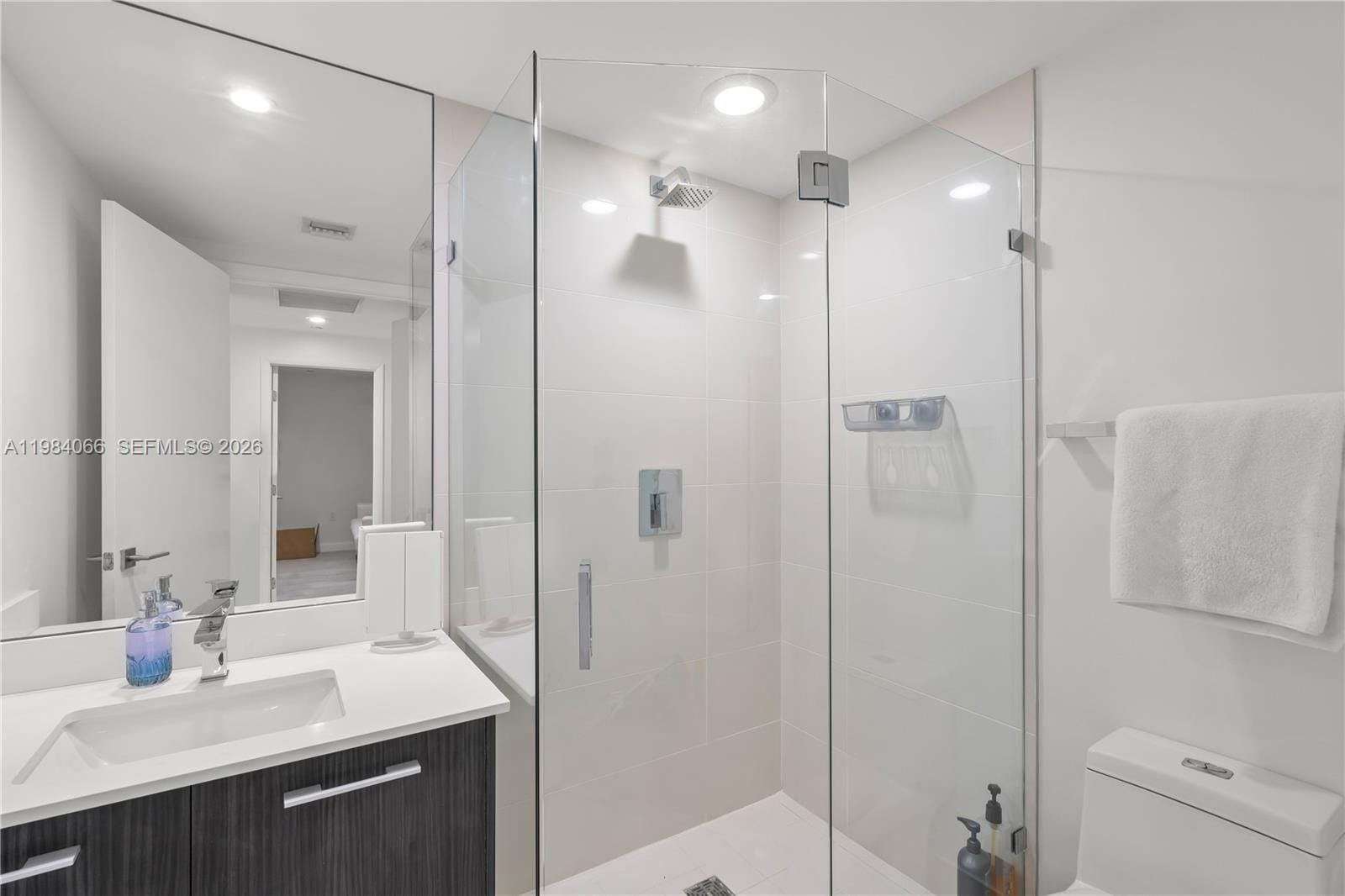 45 SW 9th Street 1405, Miami, FL 33130 photo 26