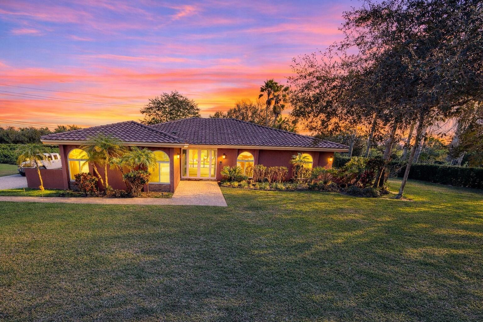 3290 SW 131st Terrace, Davie, FL 33330