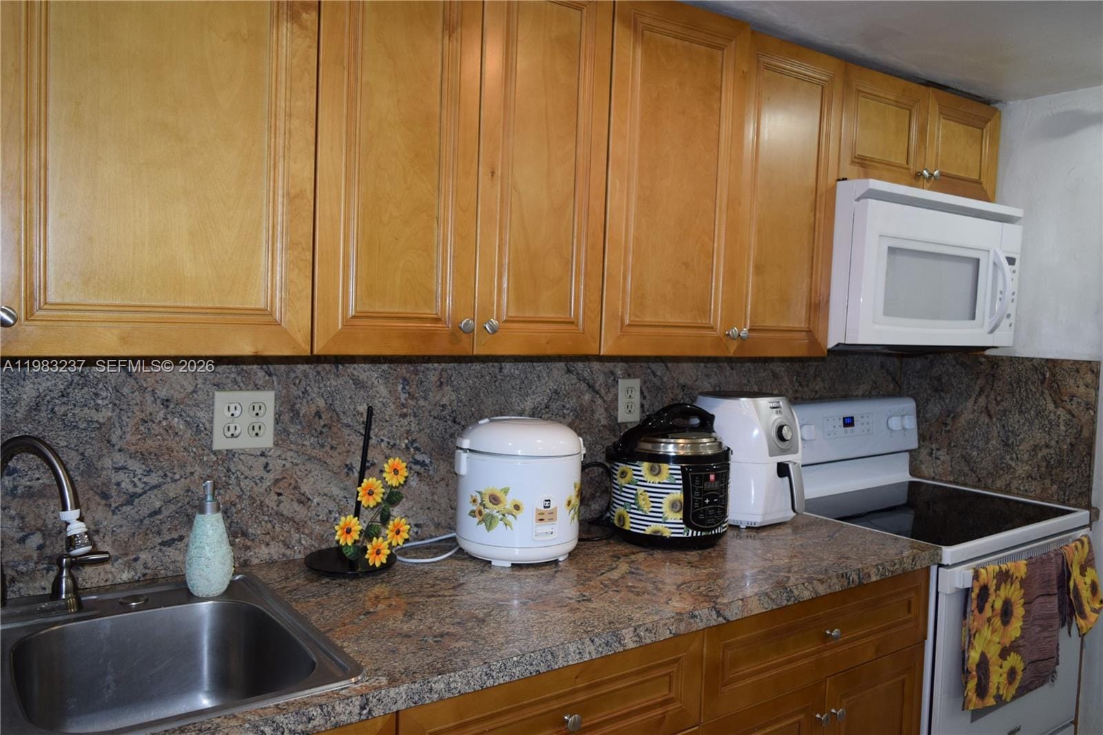 1335 W 68th Street 106, Hialeah, FL 33014 photo 8