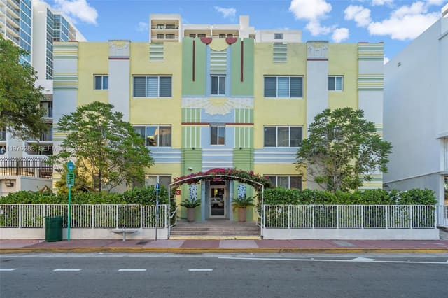 2615 Collins Avenue 21, Miami Beach, FL 33140