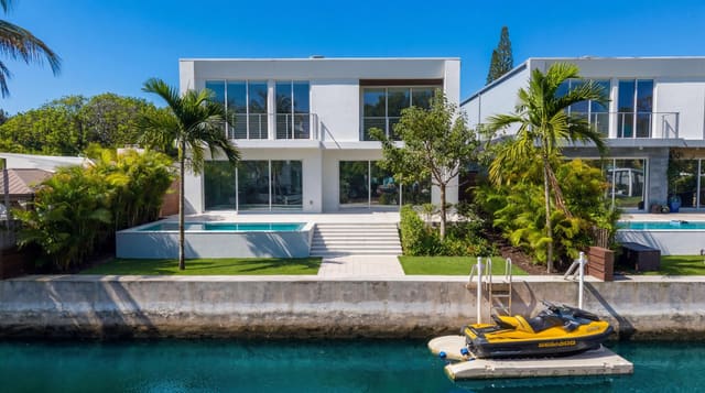 605 SW 12th Street, sold in Croissant Park River Sec, Fort Lauderdale, FL