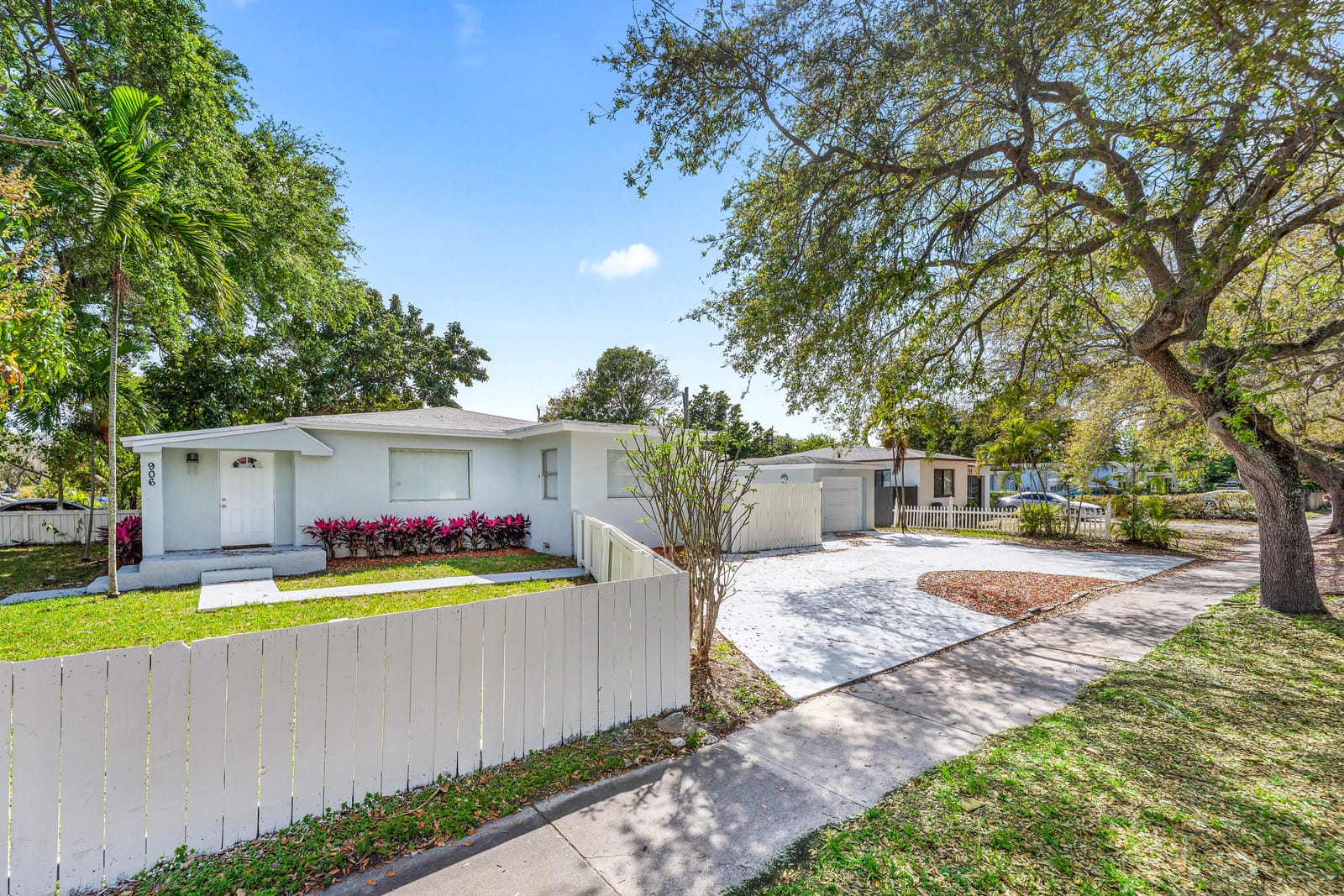 906 S 26th Avenue, Hollywood, FL 33020
