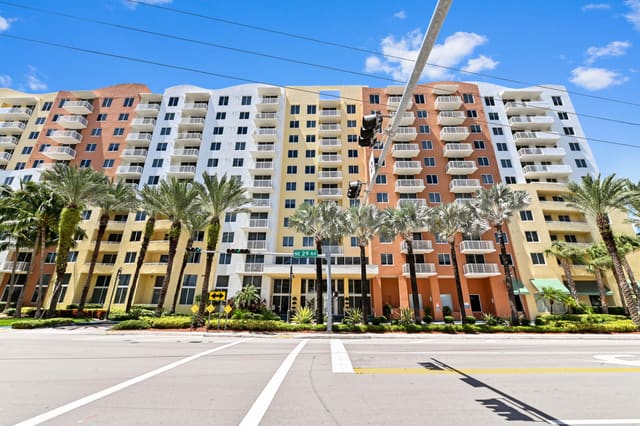 18800 NE 29th Avenue 816, Aventura, FL 33180