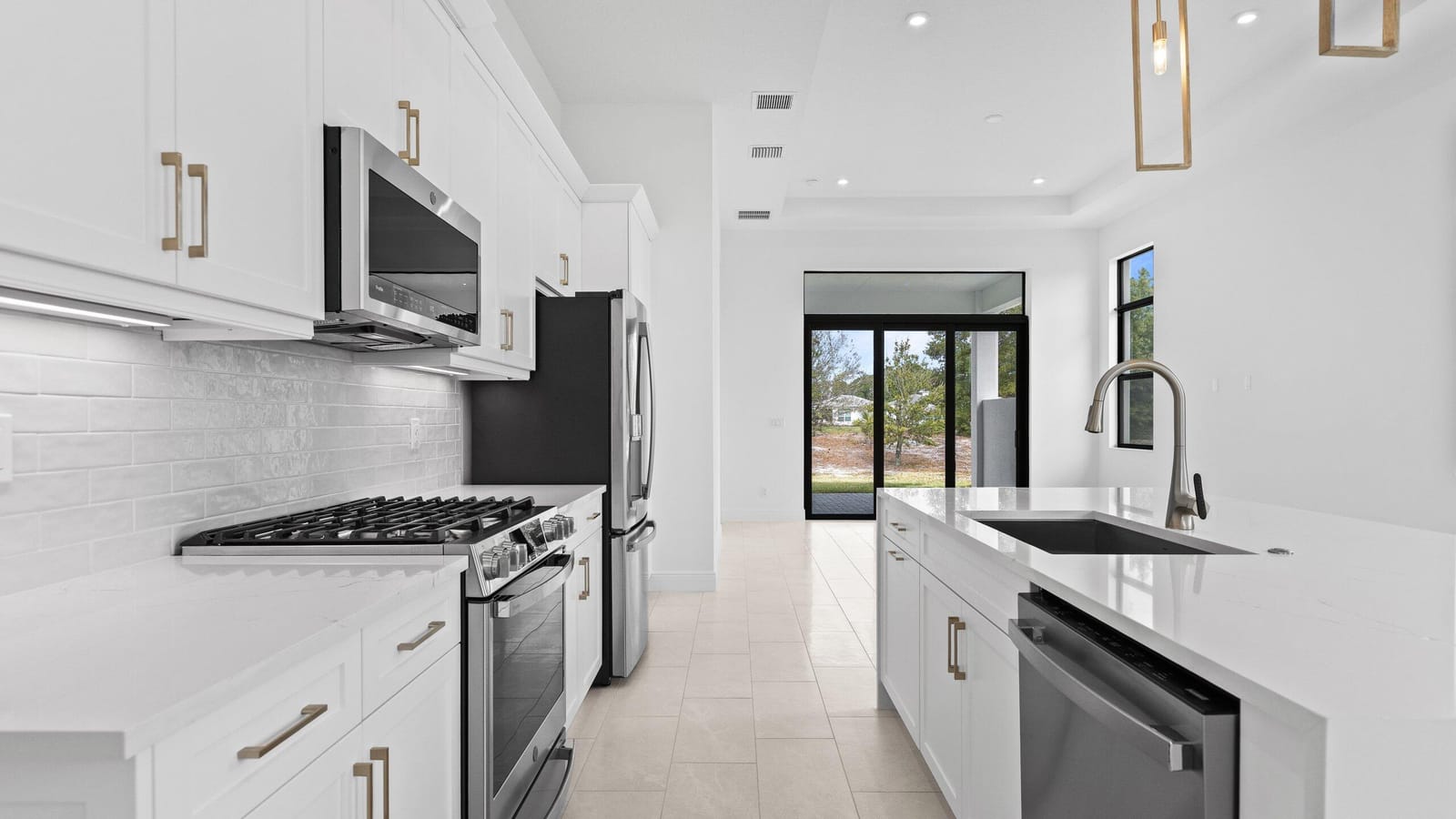 375 SE Via Sangro — photo 7