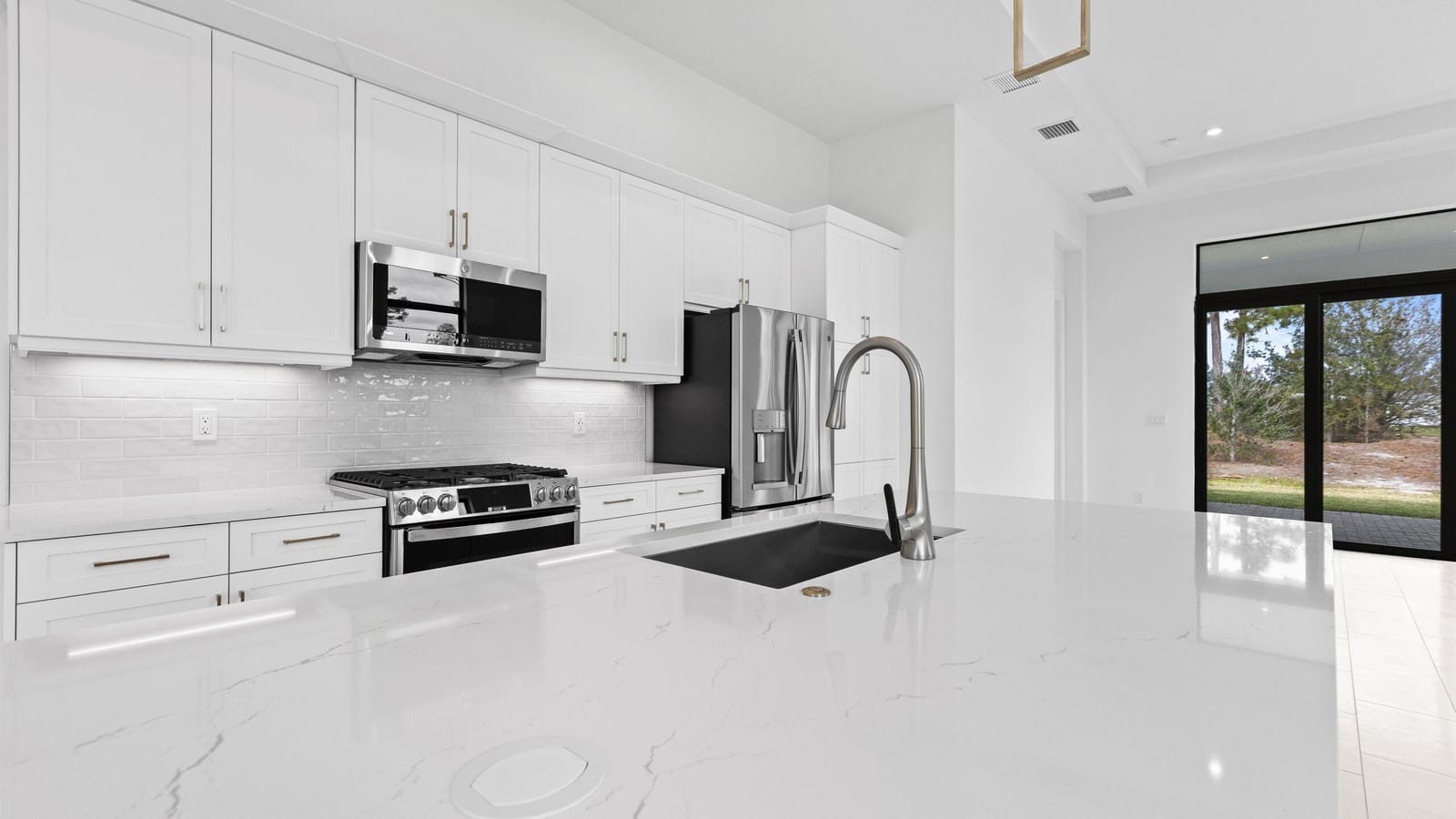 375 SE Via Sangro — photo 8