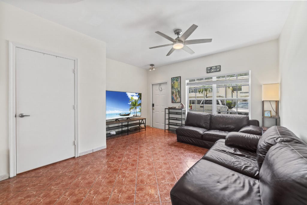 3165 SW 50th Street, Fort Lauderdale, FL 33312 photo 4