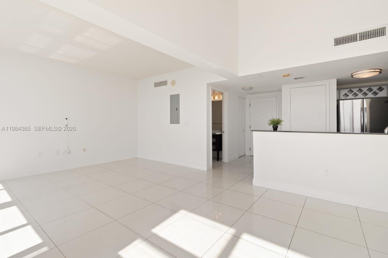 1861 N River Drive 3 — photo 6