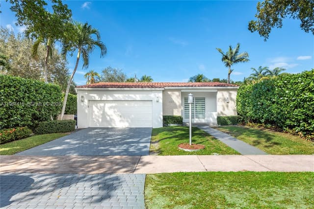 829 Malaga Avenue, sold in Coral Gables Country Club, Coral Gables, FL