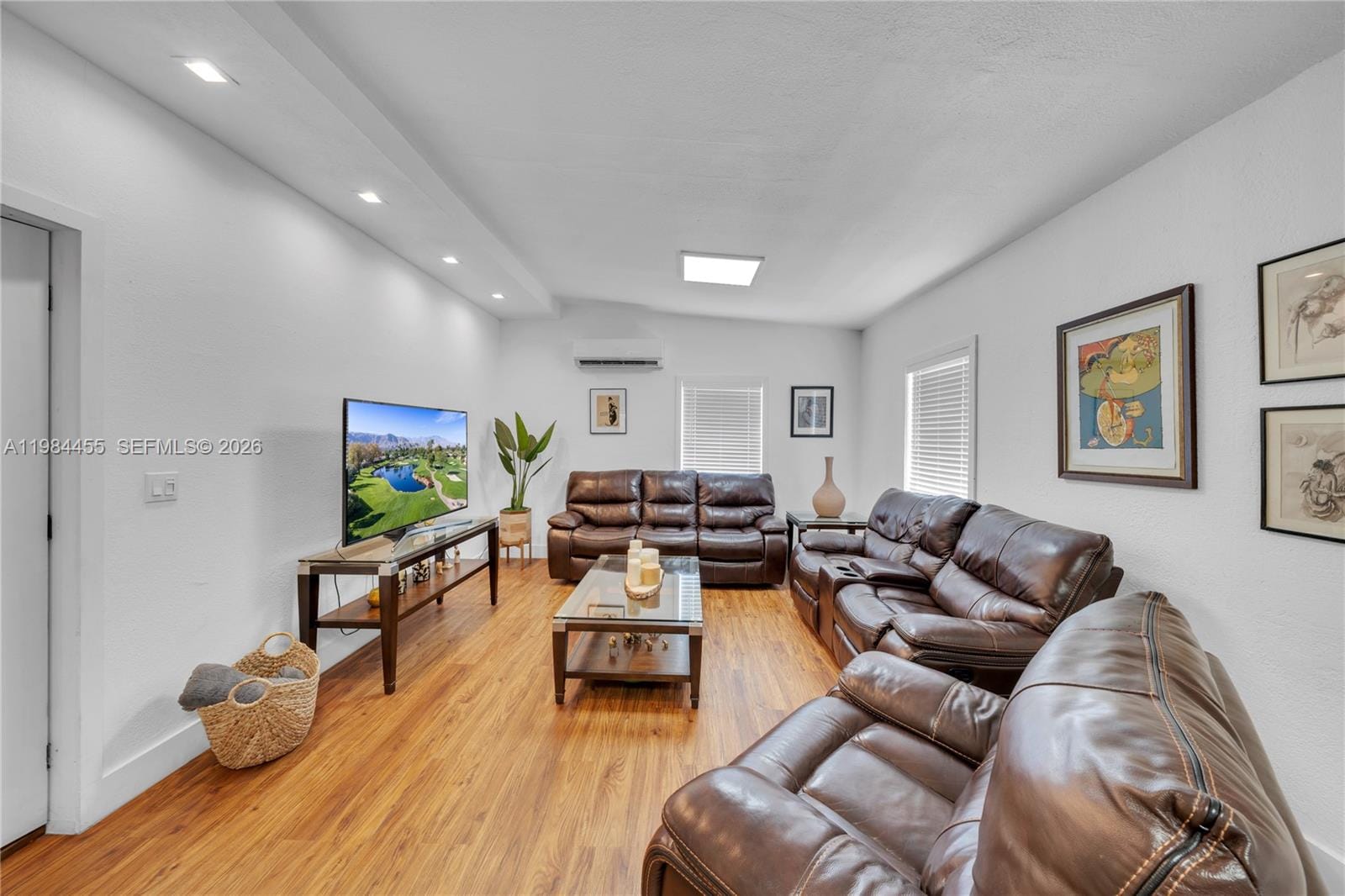 213 W 20th Street — photo 10