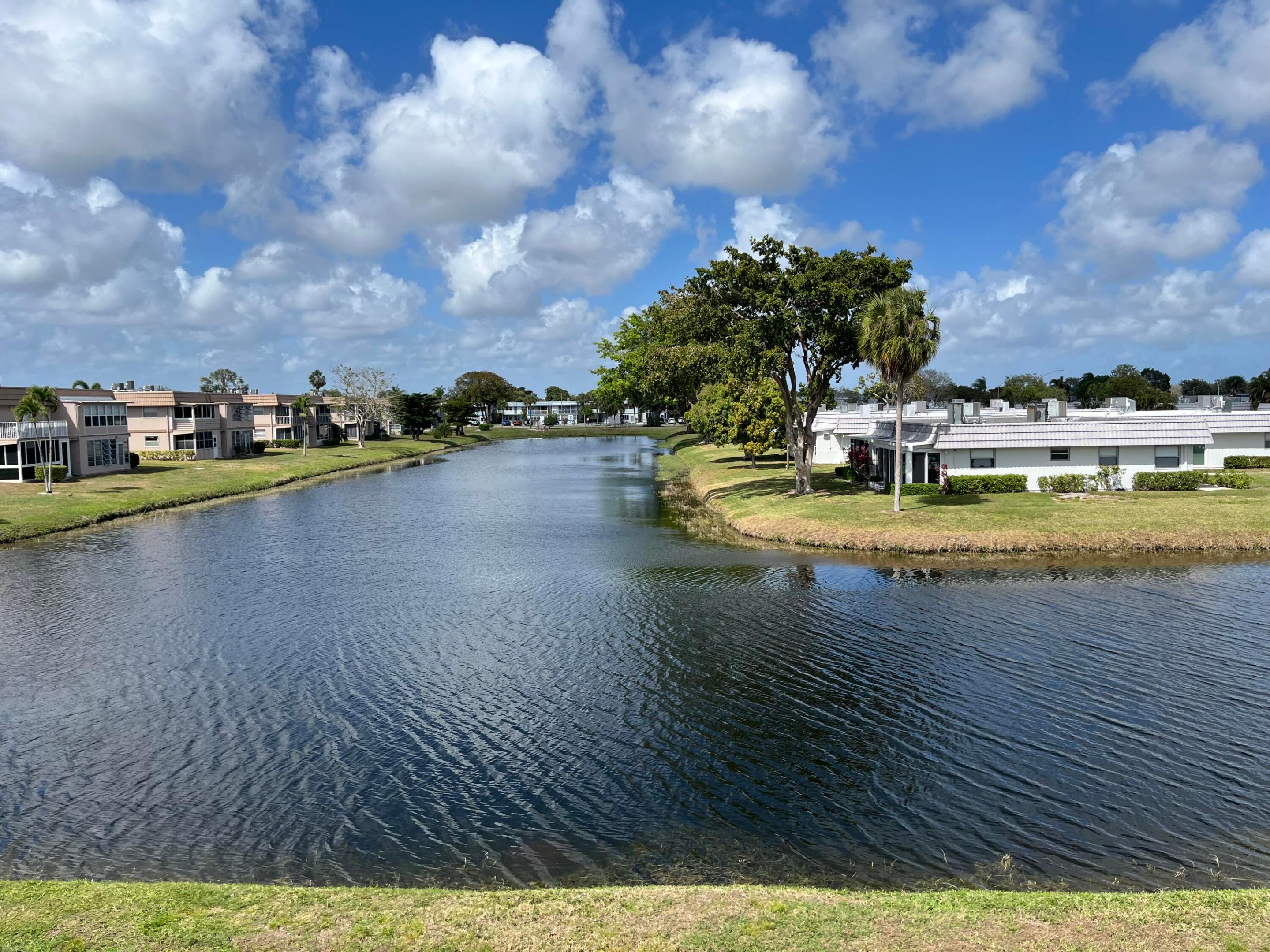 192 Monaco D, Delray Beach, FL 33446 photo 2