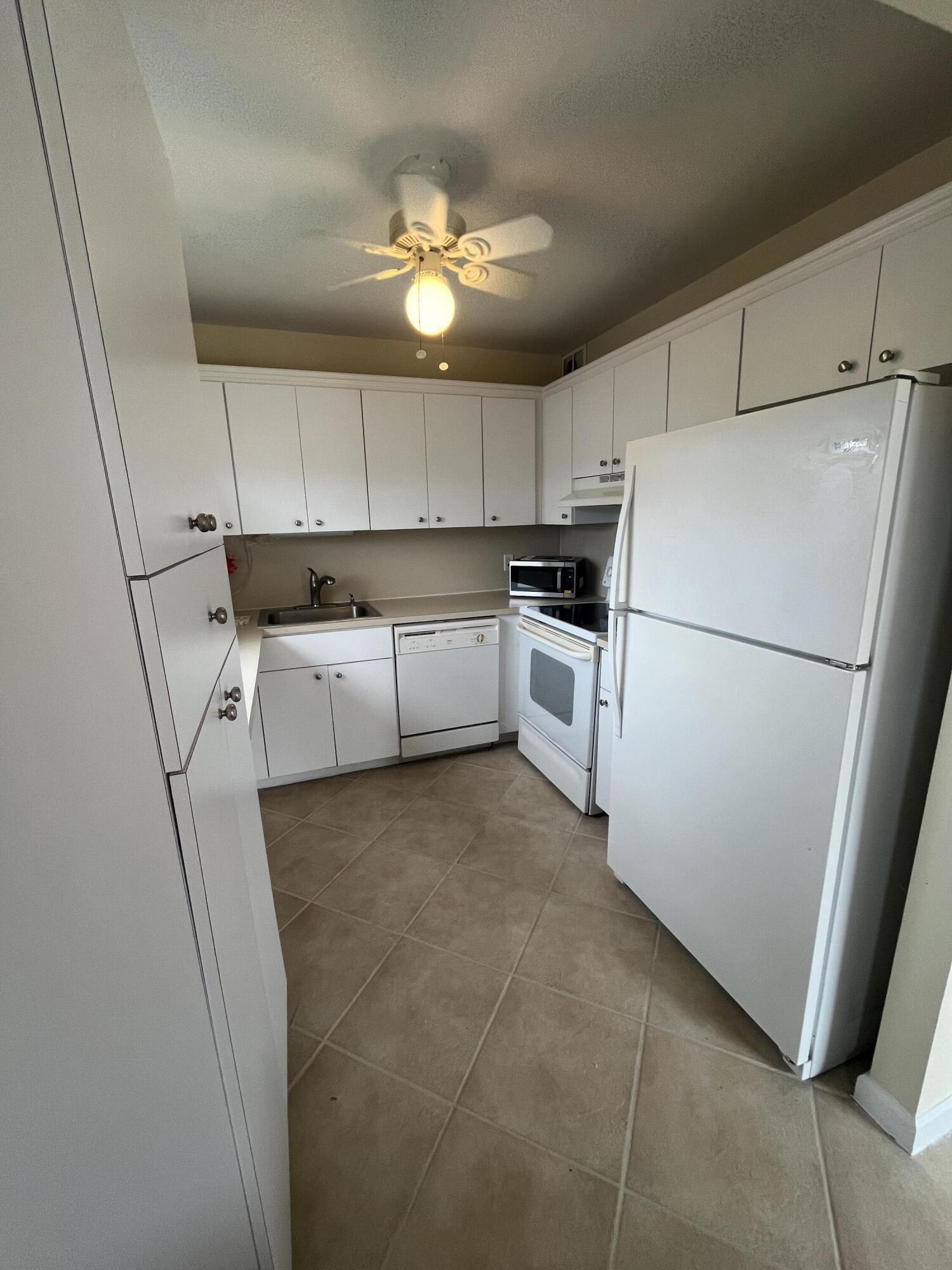 192 Monaco D, Delray Beach, FL 33446 photo 14