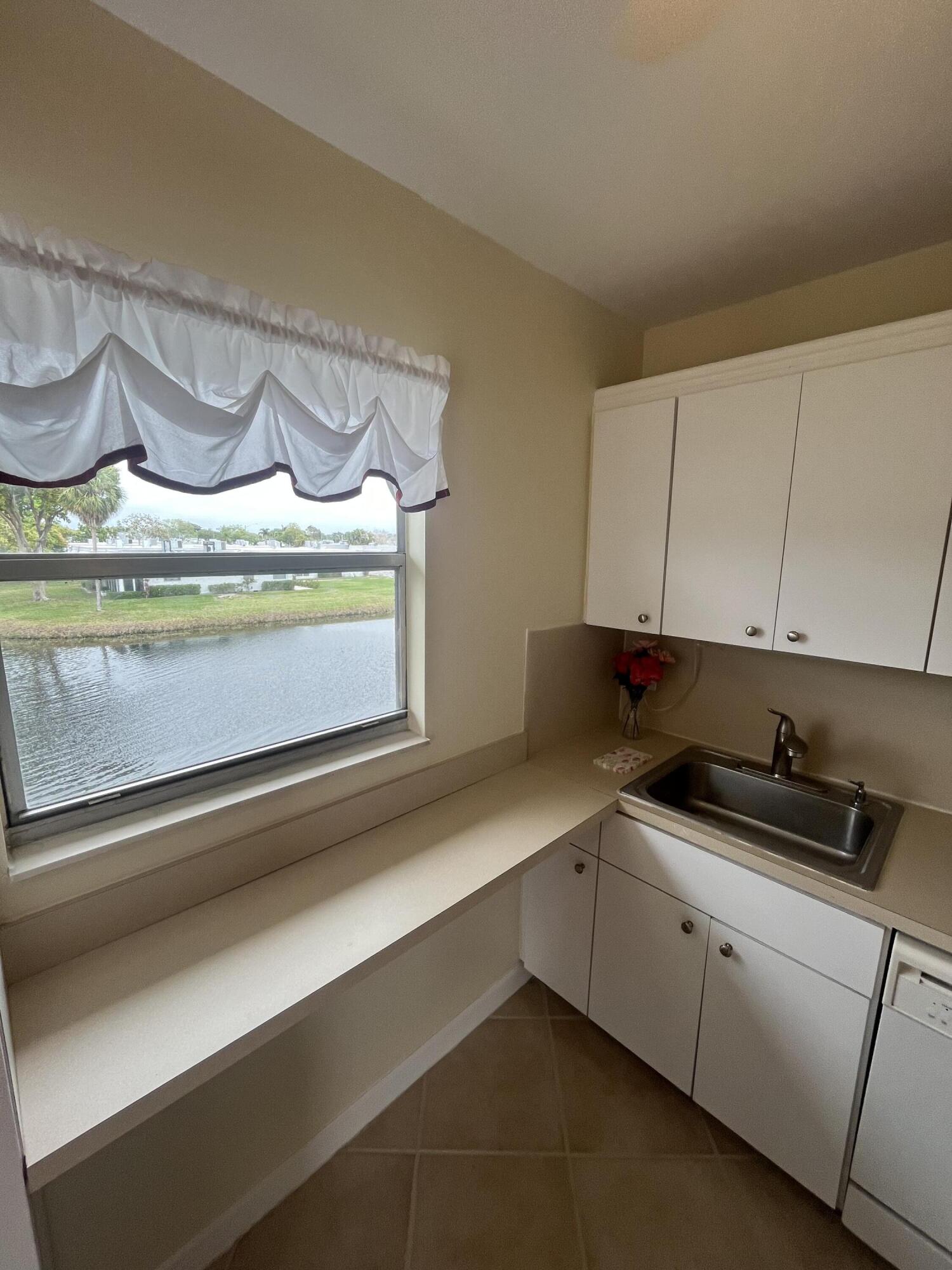192 Monaco D, Delray Beach, FL 33446 photo 18