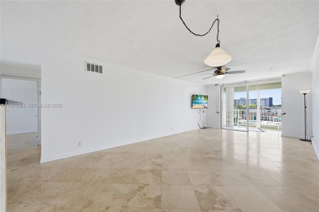 4320 Washington Street 410, sold in Tallwood, Hollywood, FL
