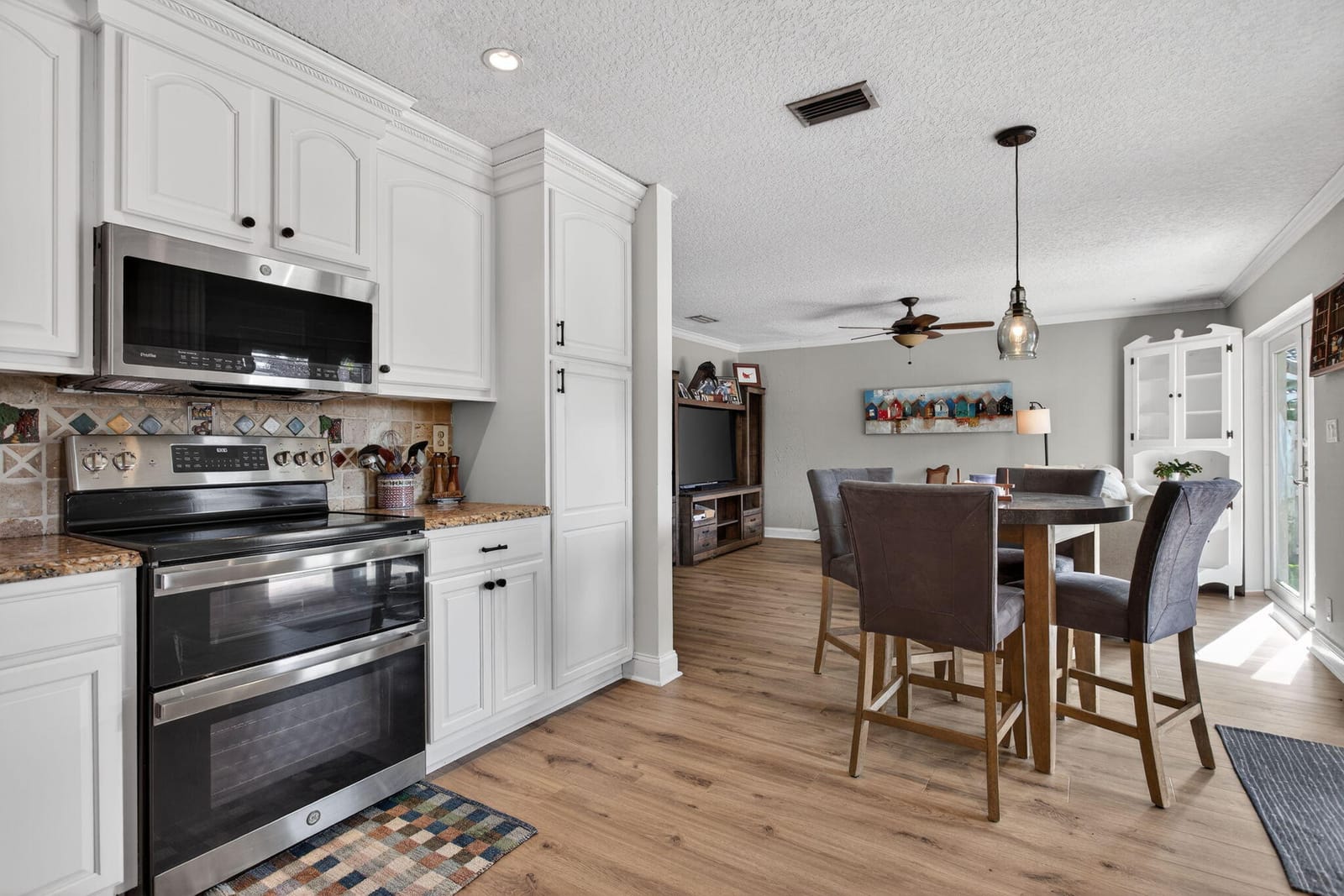 9862 NW 28th Place — photo 6