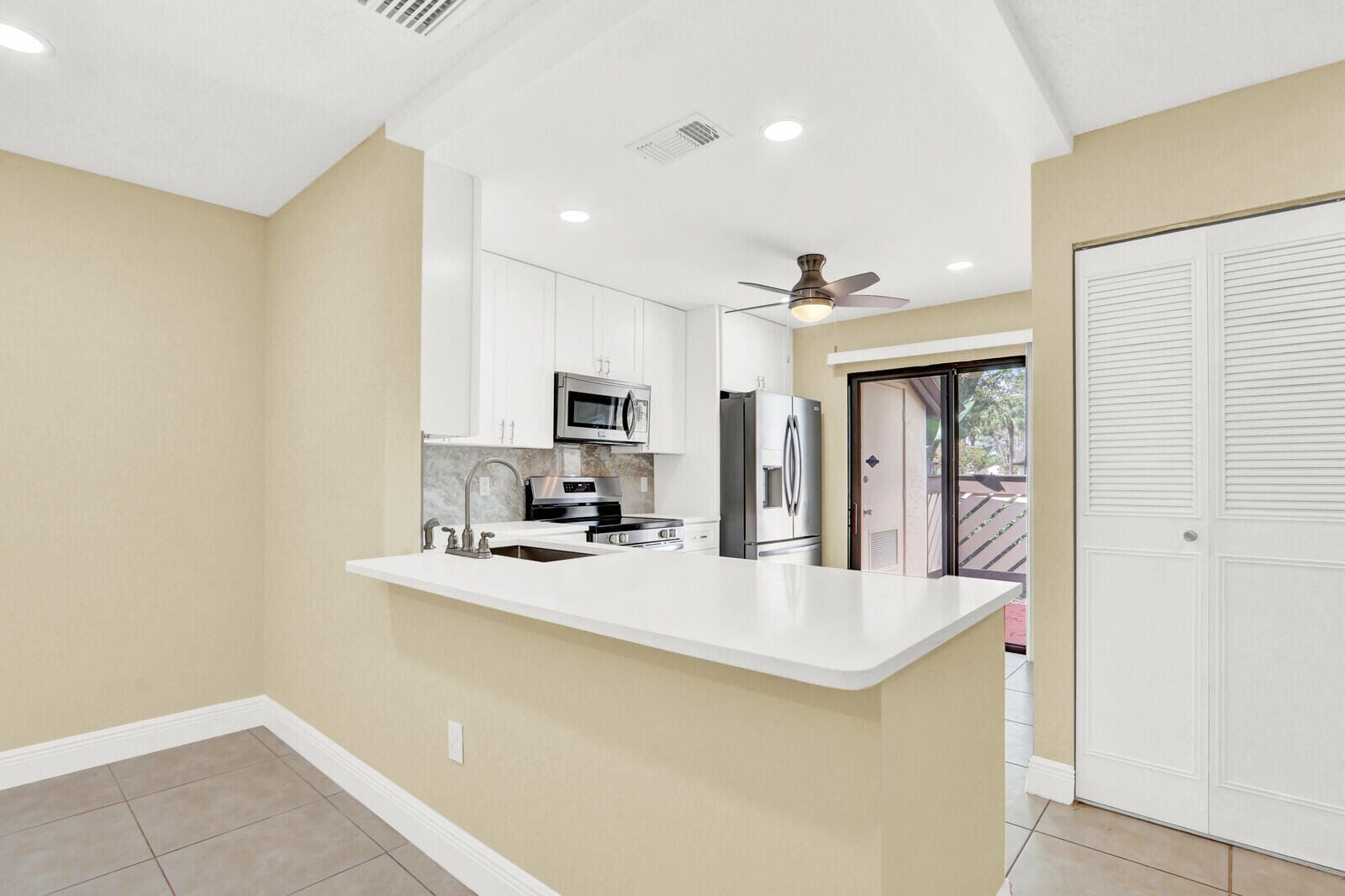 10 Bay Cedar Court, Royal Palm Beach, FL 33411 photo 11