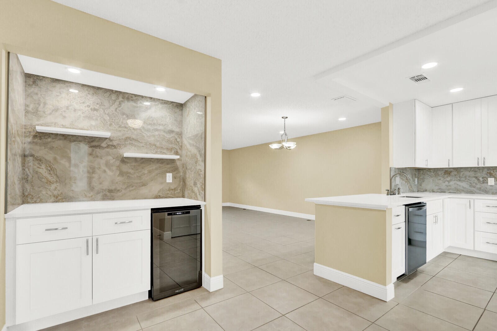 10 Bay Cedar Court, Royal Palm Beach, FL 33411 photo 4