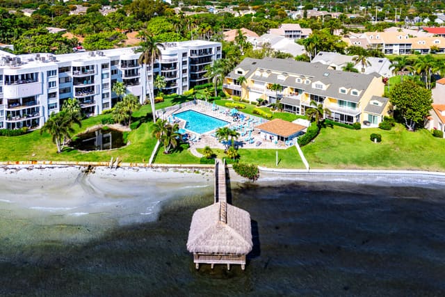 111 N North Lakeshore Drive, Hypoluxo, FL 33462