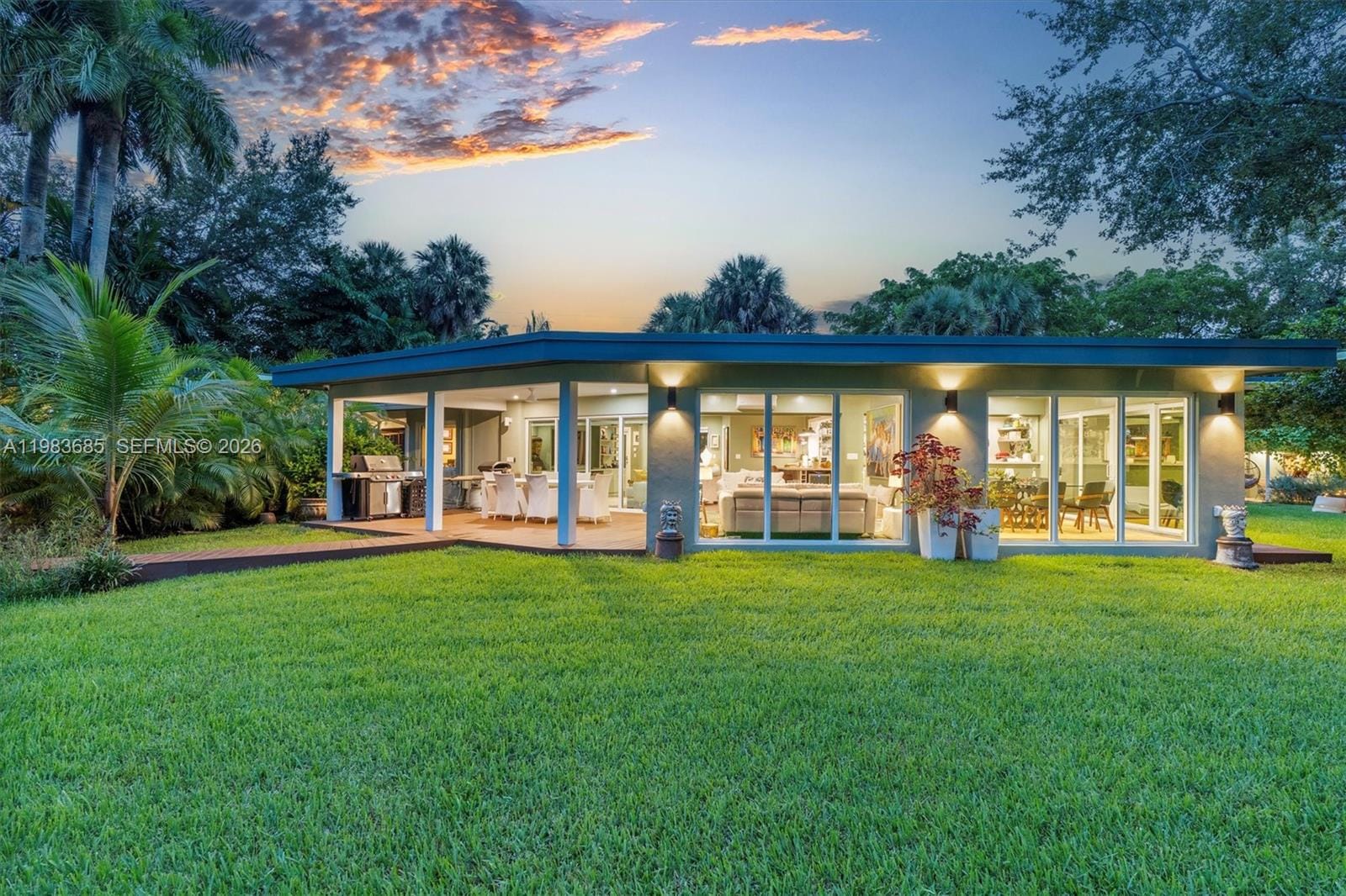 11377 W Biscayne Canal Road — photo 2