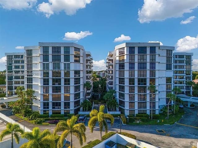 13951 Kendale Lakes Circle 910A, sold in Towers Of Kendale Lakes C, Miami, FL