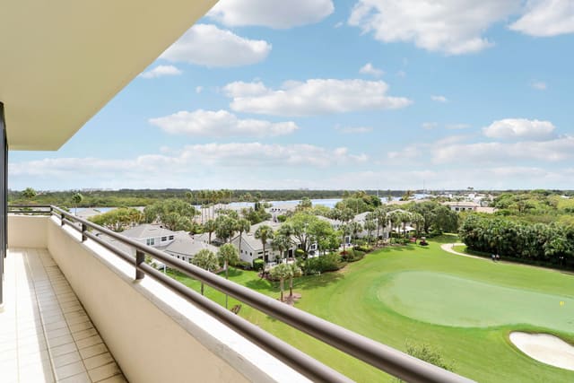 3322 Casseekey Island Road 604, Jupiter, FL 33477
