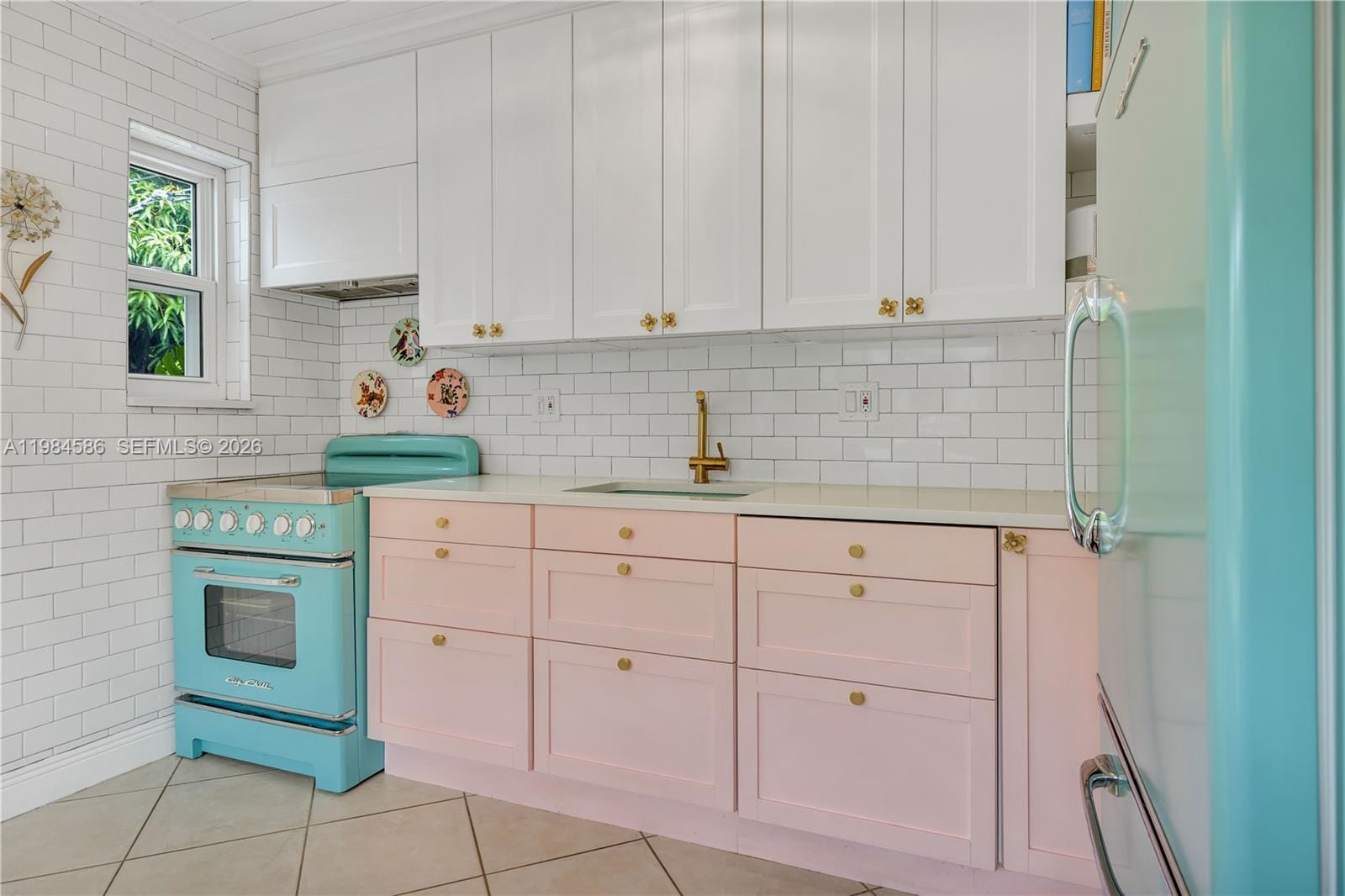 1539 Funston Street — photo 2
