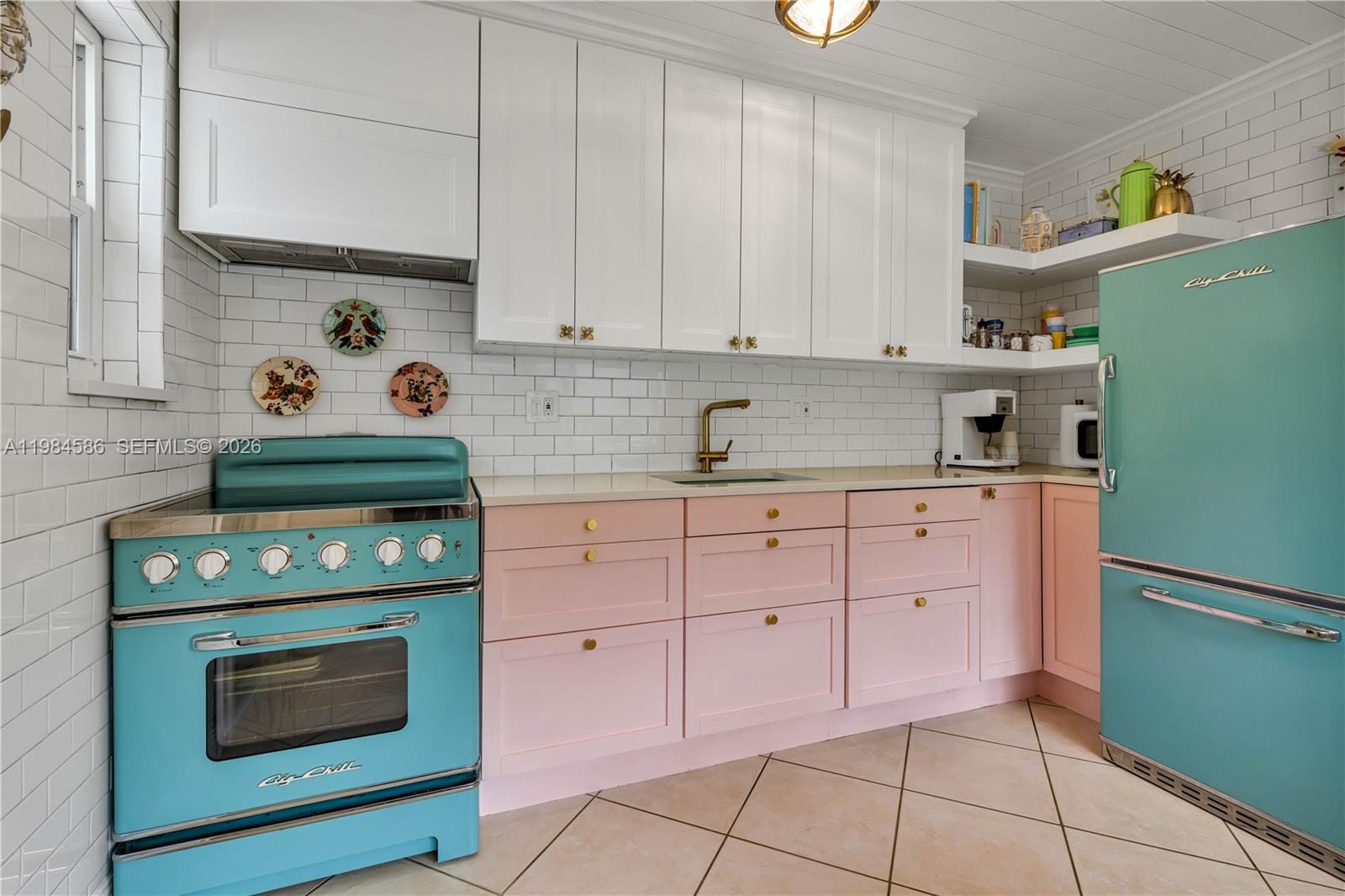1539 Funston Street — photo 3