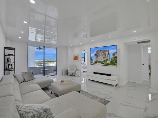 2500 Parkview Drive 1112, Hallandale Beach, FL 33009