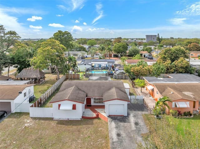 410 SW 71st Avenue, sold in Boulevard Park, Pembroke Pines, FL