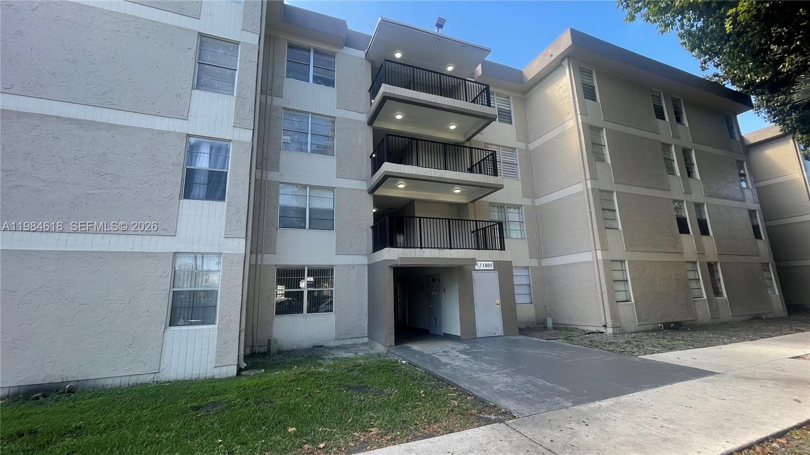 1805 W 56th Street 113, Hialeah, FL 33012, Hialeah