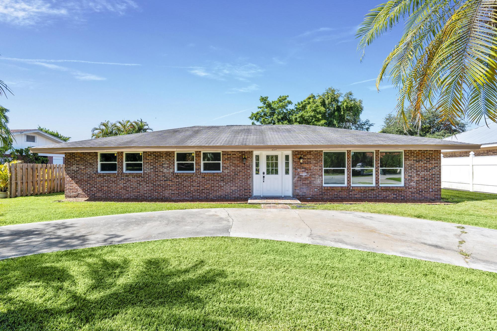 534 E Del Monte Avenue, Clewiston, FL 33440, Clewiston