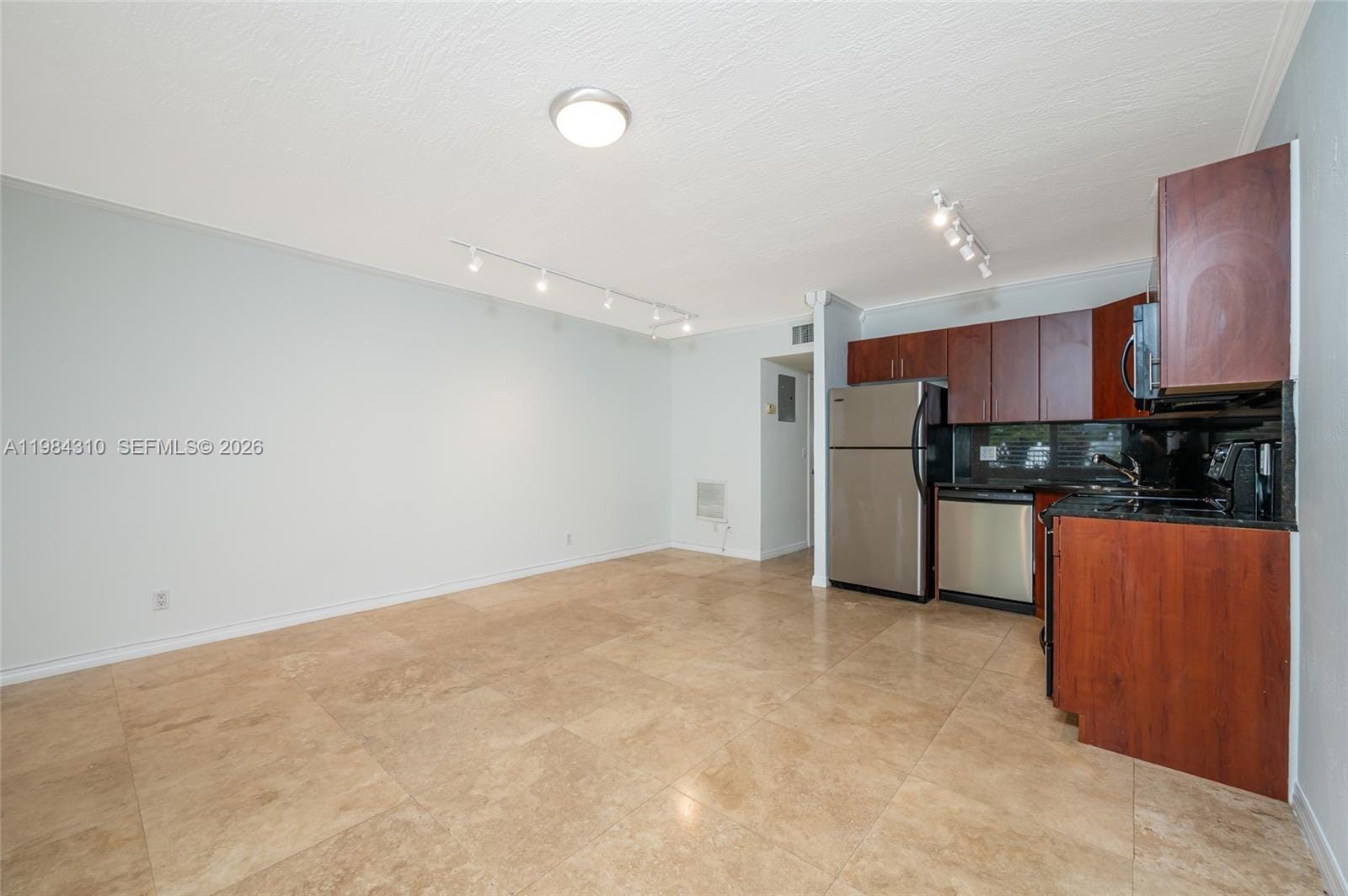 1872 NE 46th Street D5 — photo 12