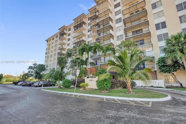 4164 Inverrary Drive 815, Lauderhill, FL 33319