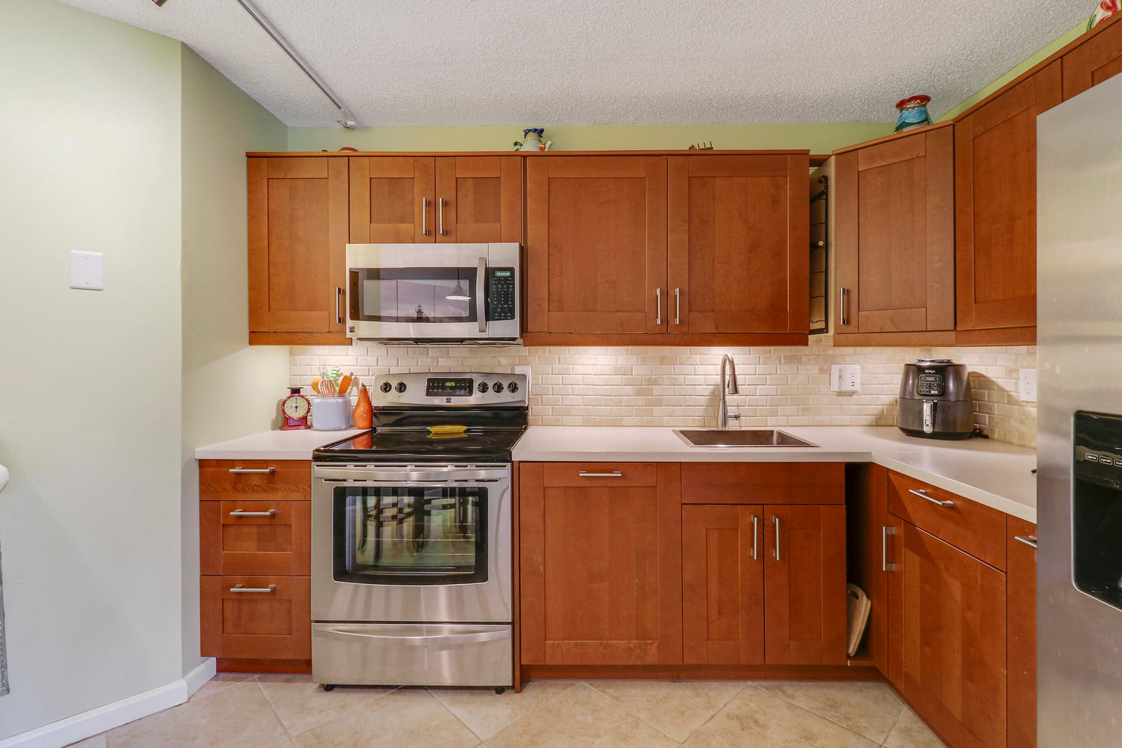1999 NE Collins Circle 3-100 — photo 10