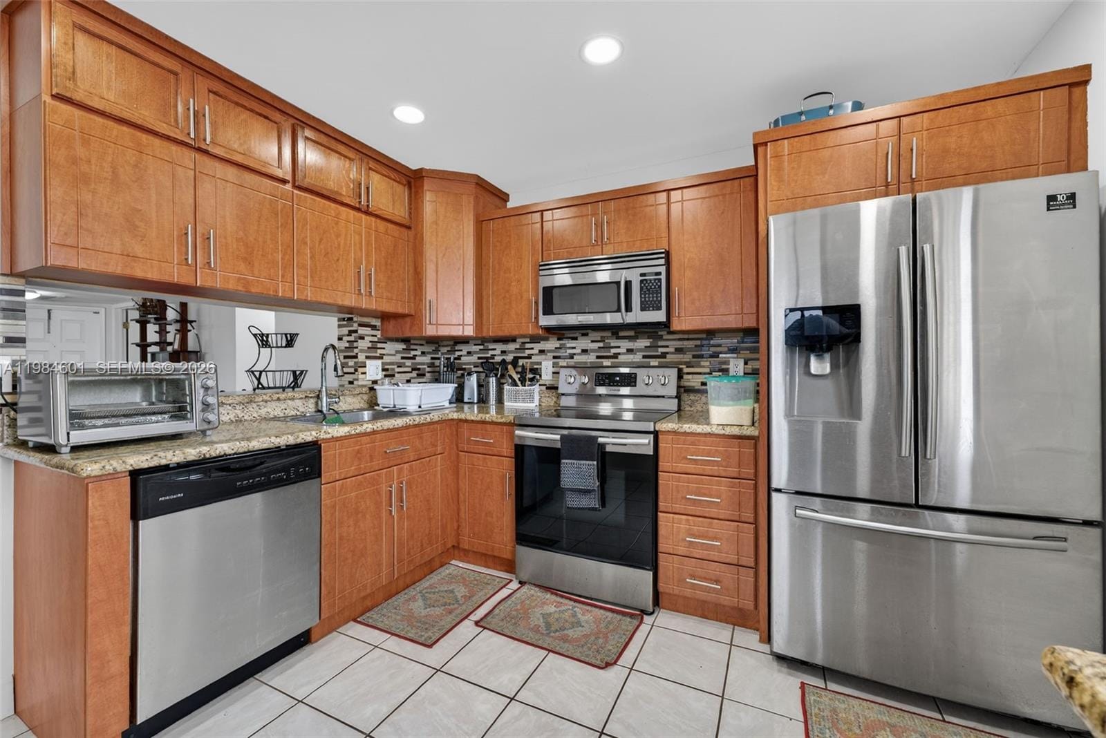 889 Hamilton Drive 889L — photo 9
