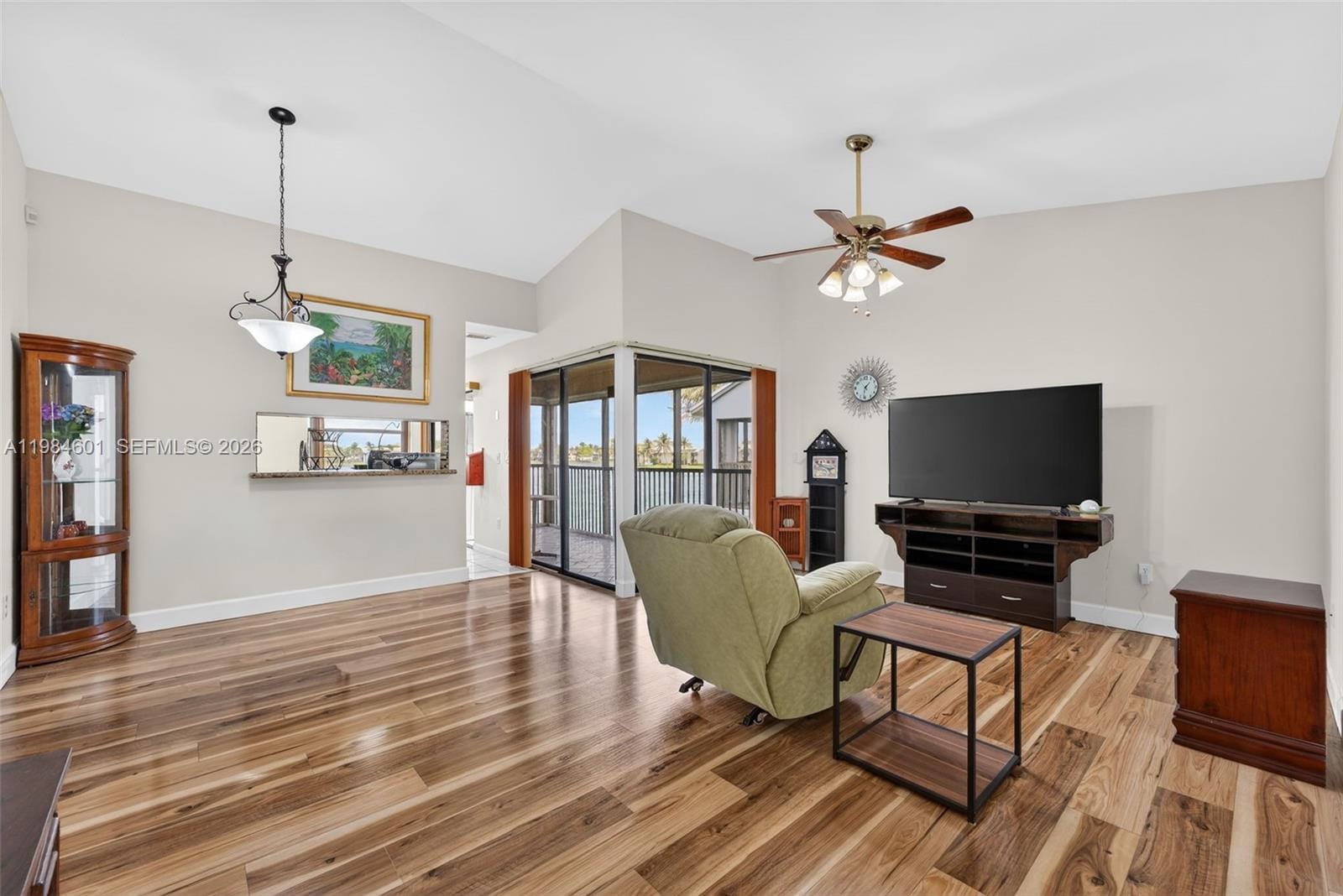 889 Hamilton Drive 889L — photo 6