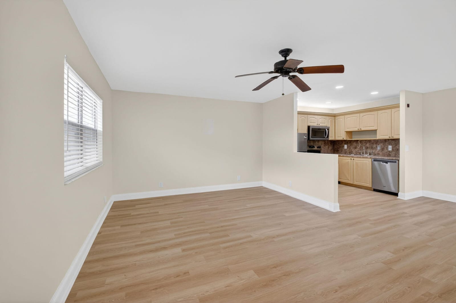 158 Valencia G, Delray Beach, FL 33446 photo 2