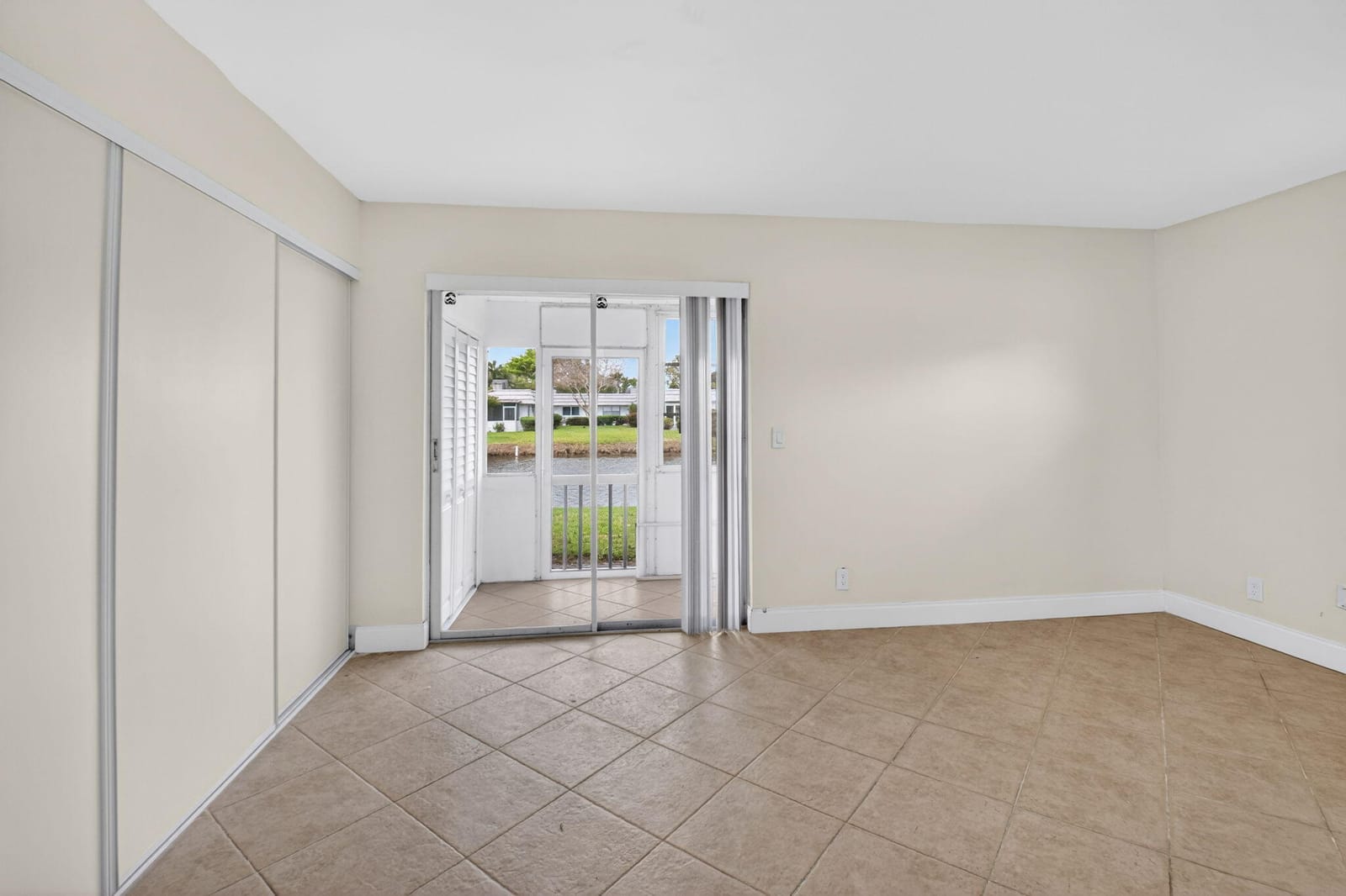 158 Valencia G, Delray Beach, FL 33446 photo 15