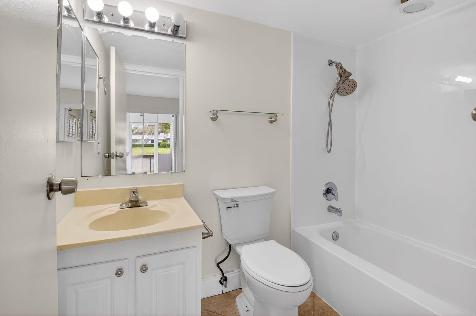 158 Valencia G, Delray Beach, FL 33446 photo 17