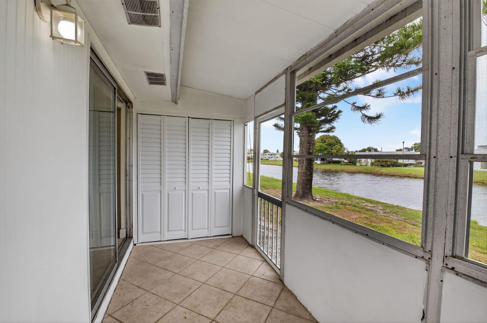 158 Valencia G, Delray Beach, FL 33446 photo 22
