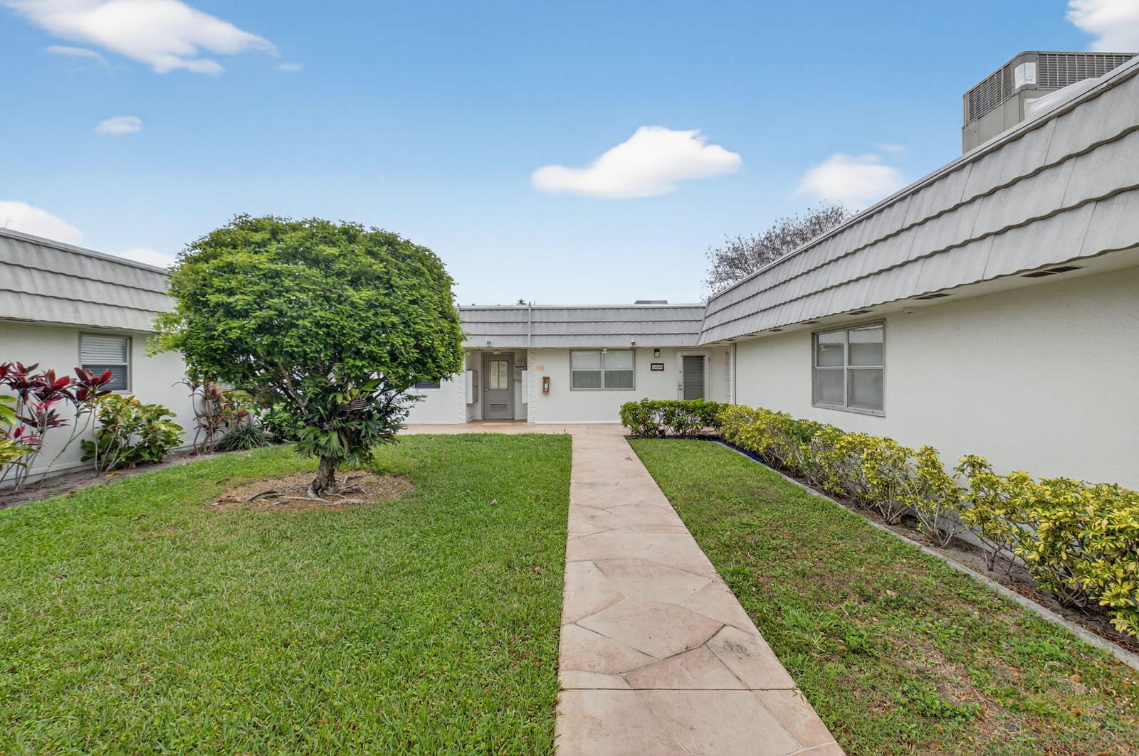 158 Valencia G, Delray Beach, FL 33446 photo 25