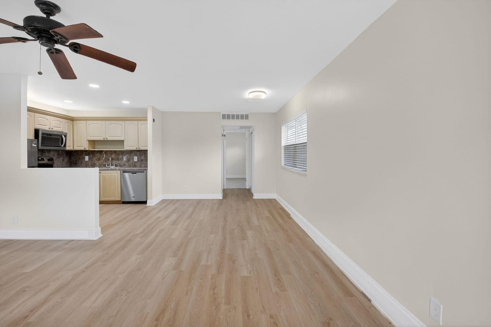 158 Valencia G, Delray Beach, FL 33446 photo 5