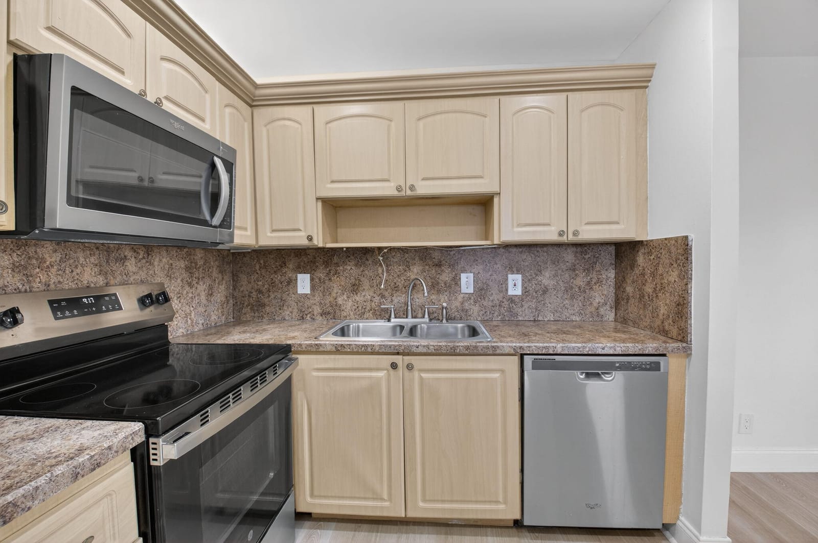 158 Valencia G, Delray Beach, FL 33446 photo 8