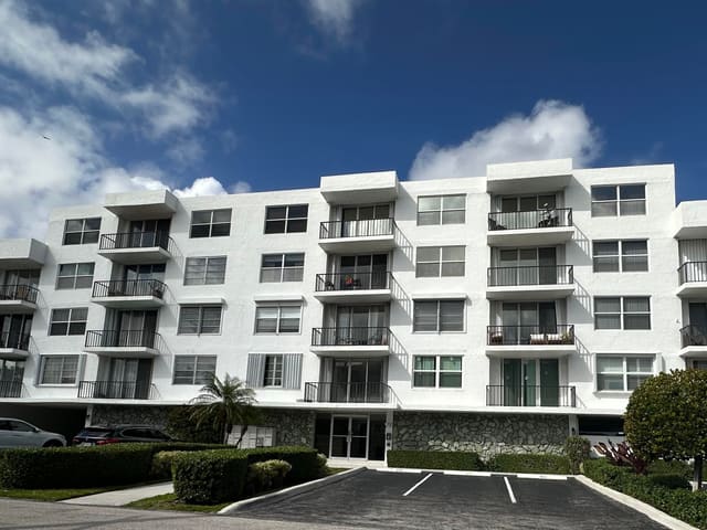 301 Croton Avenue 503, sold in Croton Harbor Condo, Lantana, FL