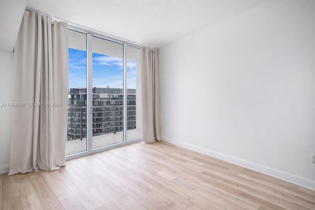 1750 N Bayshore Drive 3811 — photo 2