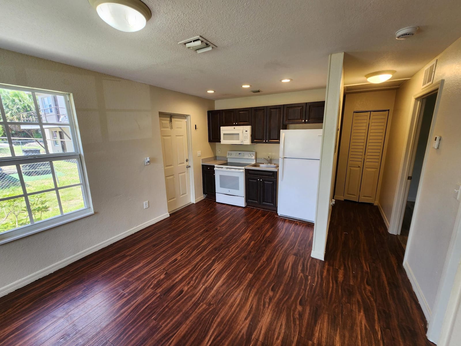 727 22nd Street A & B, West Palm Beach, FL 33407 photo 3