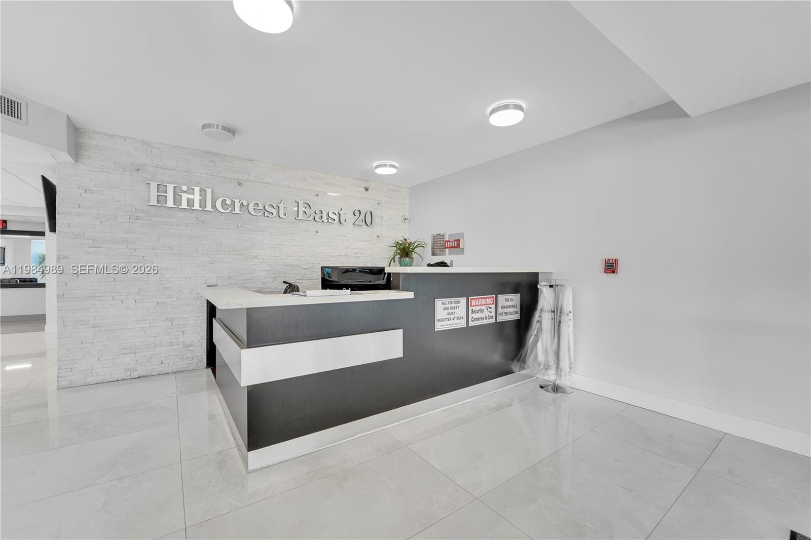 919 Hillcrest Drive 210 — photo 4