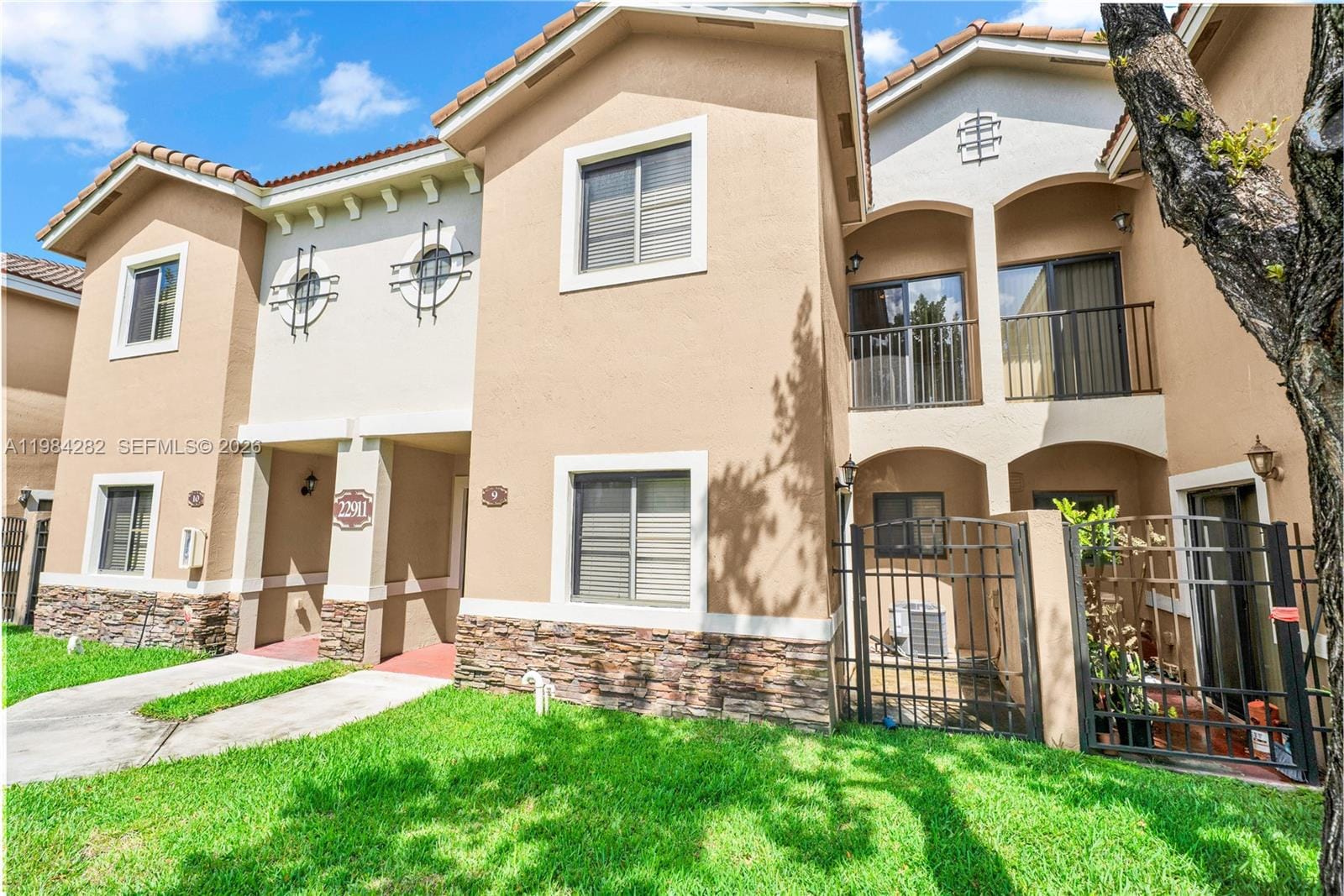 22911 SW 88th Place 9-21, Cutler Bay, FL 33190 photo 2